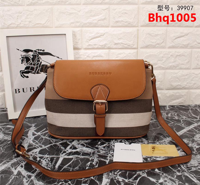 BURBERRY巴寶莉 獨家爆款 小號Canvas格紋皮革 斜背包 39907  Bhq1005