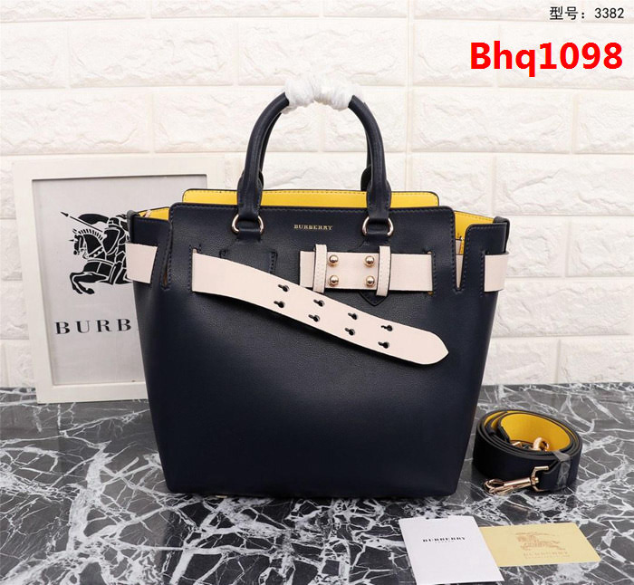 BURBERRY巴寶莉 小號 敞口式托特包款「The Belt 貝爾特包 正面飾有 Burberry 字母壓花徽標 可手提斜背  Bhq1098