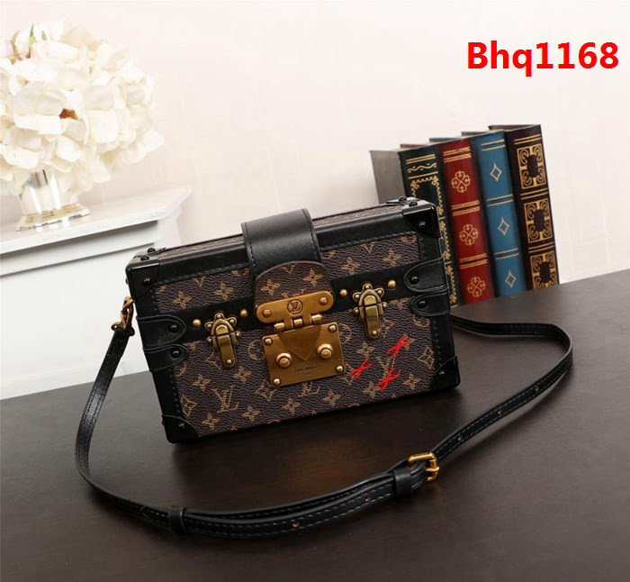 LV路易威登 原版品質 時尚潮流 PETITE MALLE 手袋 M94219  Bhq1168