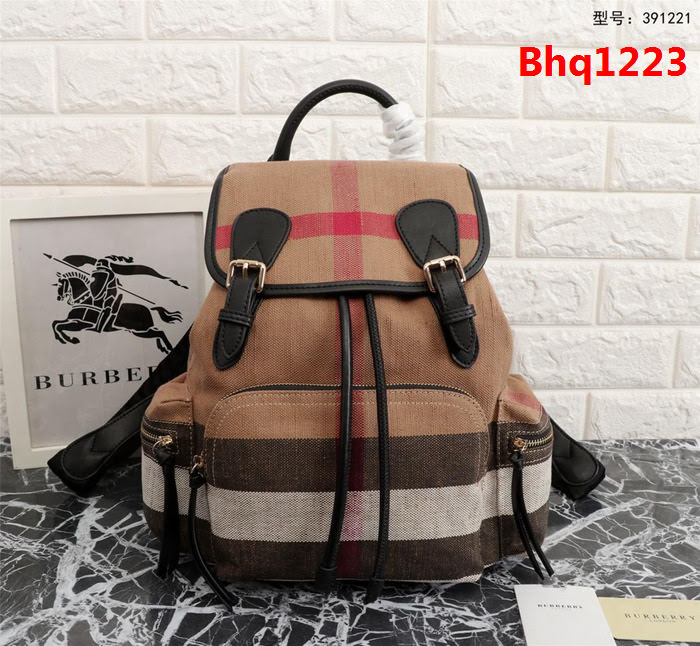 BURBERRY巴寶莉 時裝秀主打配飾 Canvas格紋雙肩包 391222  Bhq1223