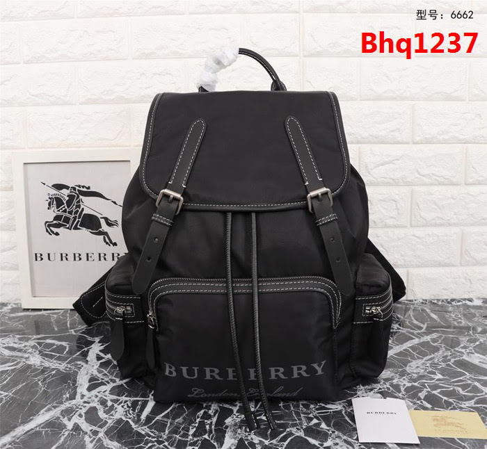 BURBERRY巴寶莉 軍旅背包 品牌典藏 軍風包款 情侶款雙肩包 6662  Bhq1237