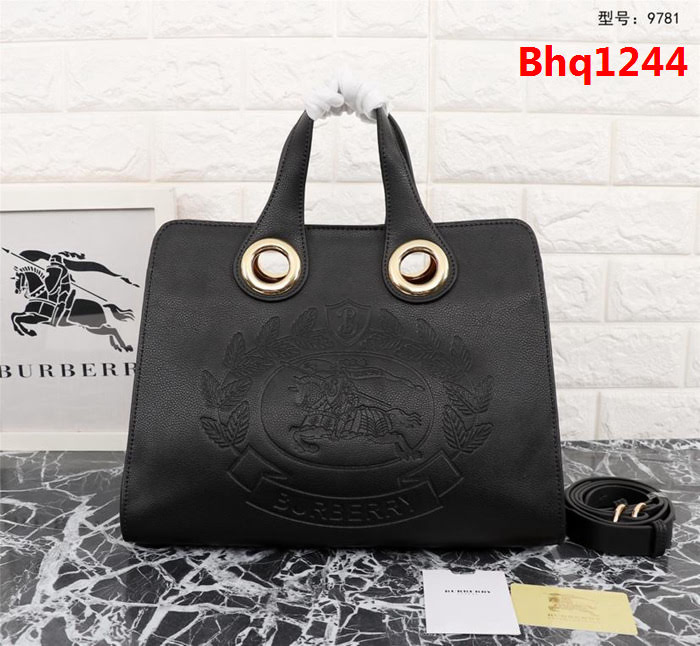 BURBERRY巴寶莉 皮革托特包 品牌壓花徽章 奪目孔眼元素 手拿或肩背 6688  Bhq1244