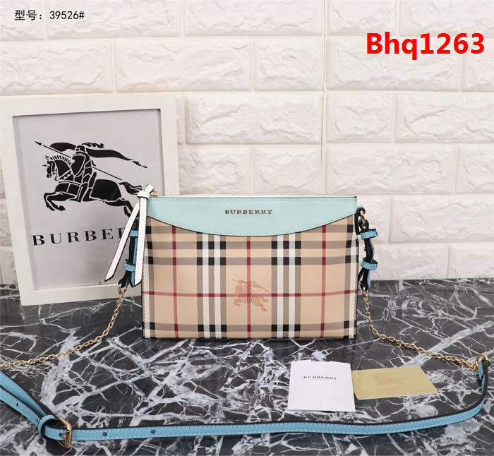 BURBERRY巴寶莉 格紋輕便手拿包 可手攜亦可肩背 39526  Bhq1263