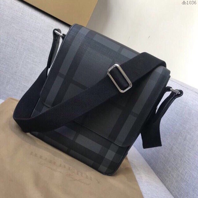 Burberry專櫃新款男包 巴寶莉原廠PVC蘭格男士斜挎包  db1036