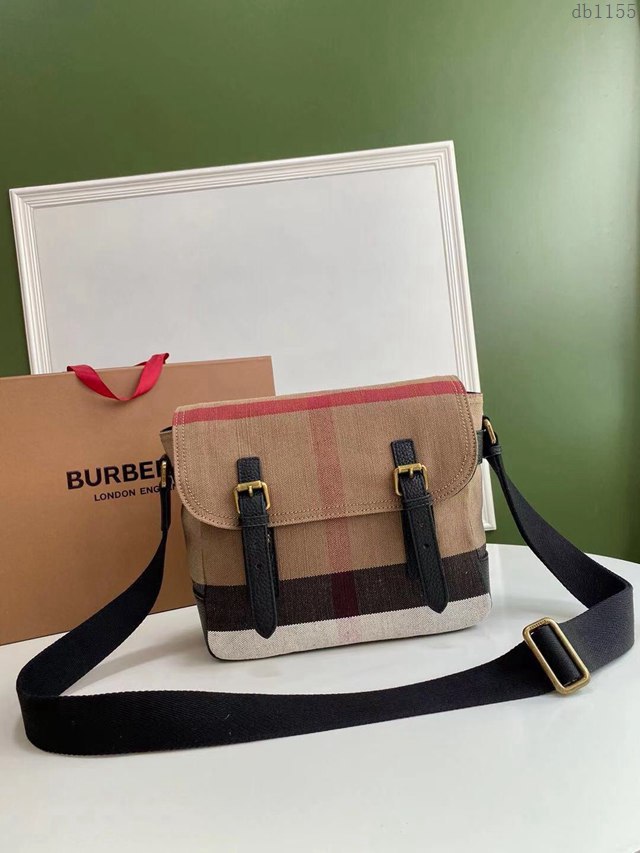 Burberry專櫃新款男包 巴寶莉男士麻料郵差包麻料包 單肩斜挎男包  db1155
