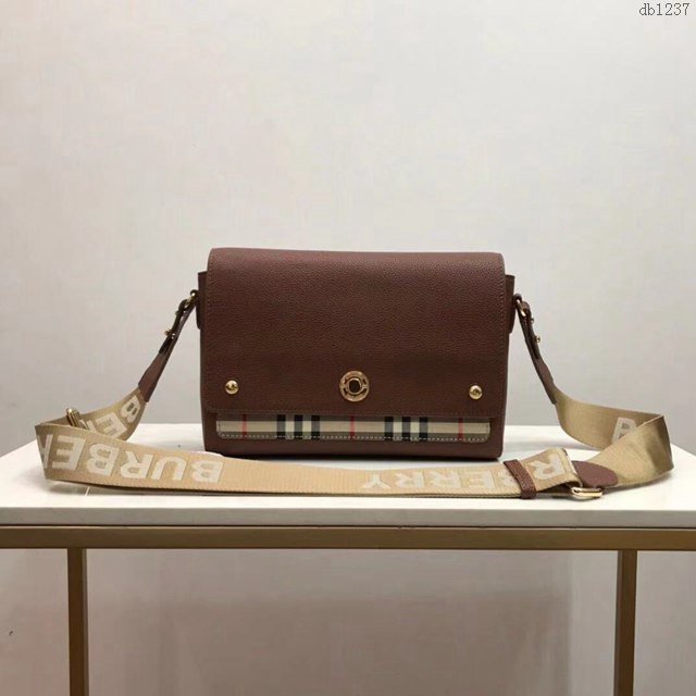 Burberry專櫃新款包包 巴寶莉Vintage布格紋拼皮革Note斜背包  db1237