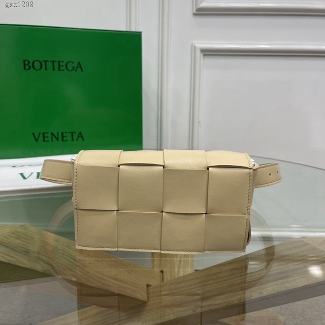 Bottega veneta高端女包 KF0015燕麥色 寶緹嘉CAEESTTE腰包 BV經典款手工編織手包腰包胸包斜挎包  gxz1208