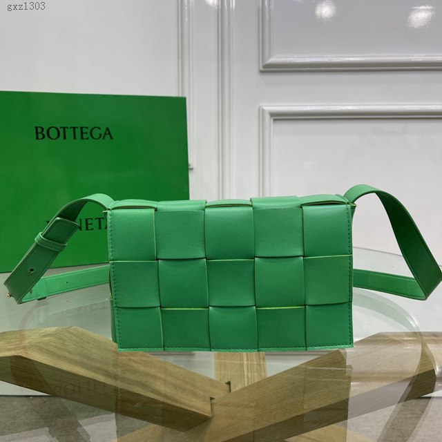 Bottega veneta高端女包 KF0017木薯 寶緹嘉新款放大編織斜挎包 BV經典款單肩斜挎編織女包  gxz1303