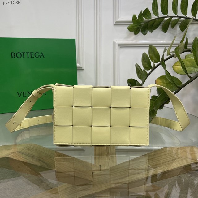 Bottega veneta高端女包 KF0017 寶緹嘉Cassette肩背女包 BV新款放大編織斜挎包  gxz1385