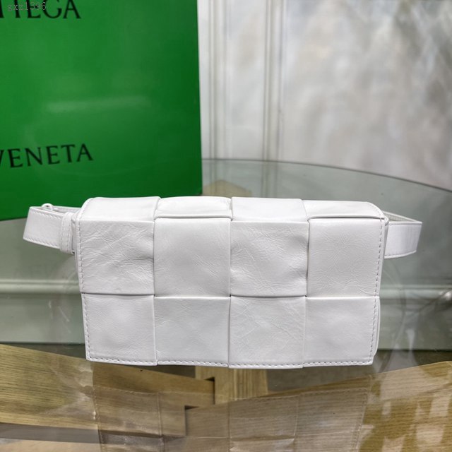Bottega veneta高端女包 KF0023 寶緹嘉爆款白色CASSETTE腰包 BV經典款四格腰包/胸包/斜挎包/單肩包  gxz1396