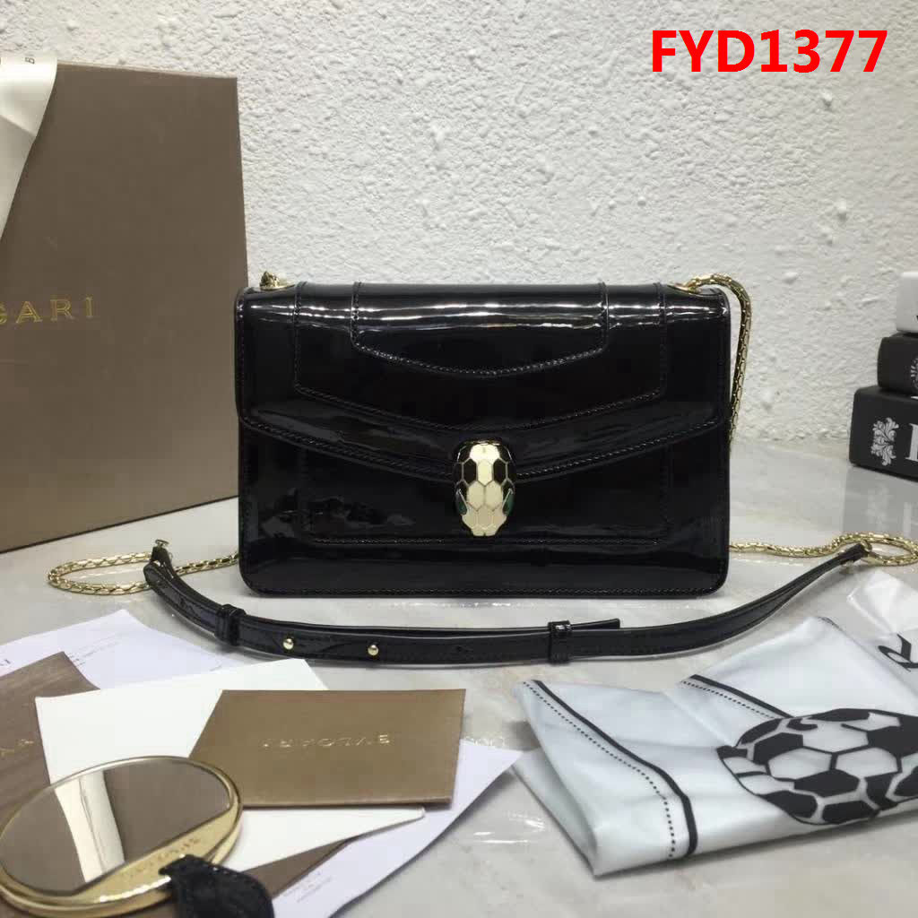 BVLGARI寶格麗 漆皮系列 時尚百搭 單層單鏈 單肩斜挎包 39174 FYD1377