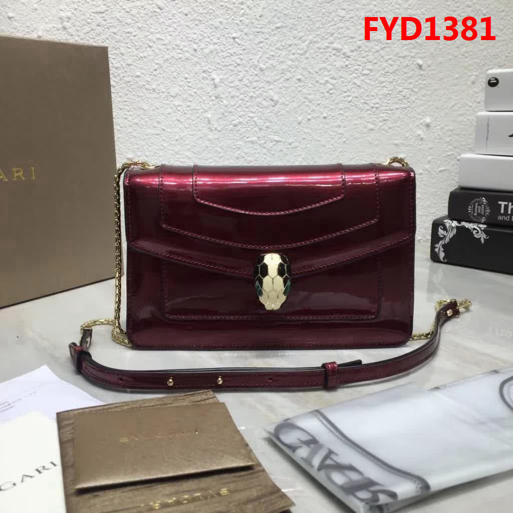 BVLGARI寶格麗 漆皮系列 時尚百搭 單層單鏈 單肩斜挎包 39174 FYD1381