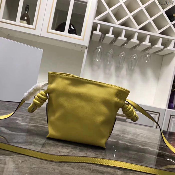 LOEWE女包 綿羊皮 Mini福袋 261843 羅意威女斜挎包  sl2077