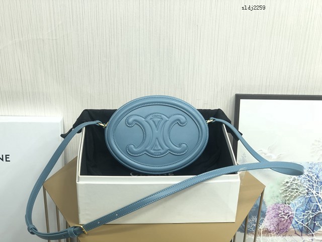 Celine專櫃2022新款經典凱旋門Logo大月餅包斜挎女包 賽琳OVAL CUIR TRIOMPHE大光滑牛皮革橢圓形手袋 sldj2259
