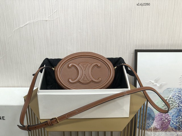 Celine專櫃2022新款經典凱旋門Logo大月餅包斜挎女包 賽琳OVAL CUIR TRIOMPHE大光滑牛皮革橢圓形手袋 sldj2260