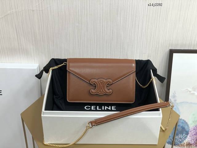 Celine專櫃2022新款CUIR TRIOMPHE斜挎女包 賽琳新品WOC鏈條皮革信封包 10J733 sldj2282