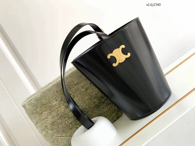 Celine專櫃2022新款BUCKET TRIOMPHE牛皮革水桶包 賽琳凱旋包系列水桶包 sldj2340
