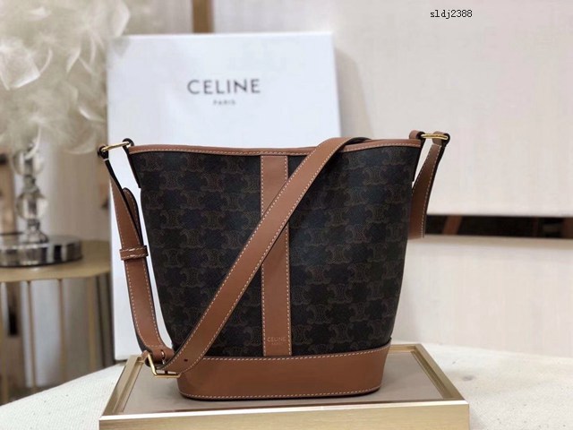 Celine專櫃2022新款TRIOMPHE標誌印花nano小號水桶包 191132 賽琳經典凱旋門肩背水桶包 sldj2388
