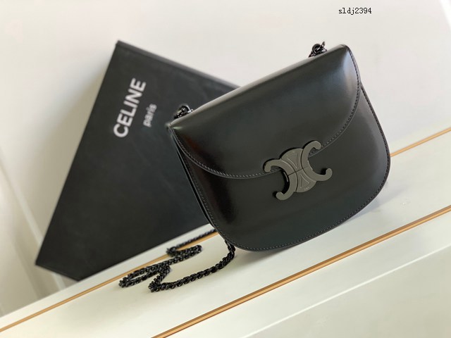Celine專櫃2022新品TEEN BESACE TRIOMPHE鏈條亮澤牛皮革手袋 賽琳黑色全皮凱旋門馬鞍包 sldj2394