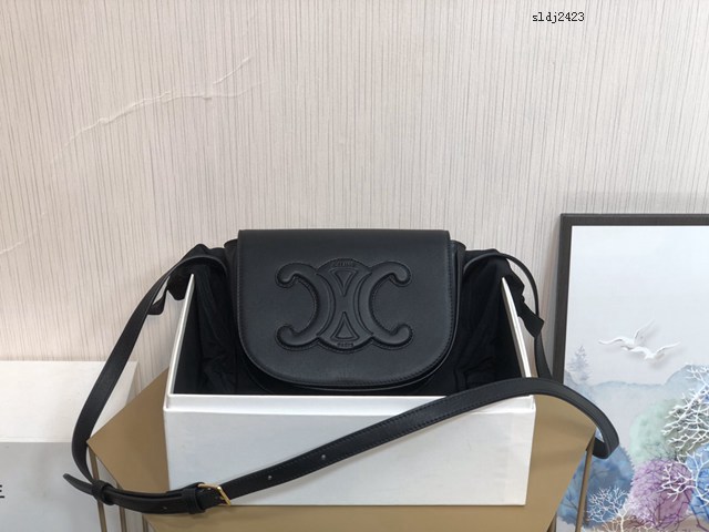 Celine專櫃2022全新CUIR TRIOMPHE系列單肩斜挎包 賽琳新版馬鞍包 sldj2423