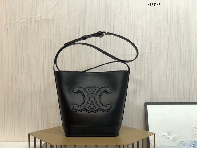 Celine專櫃2023s春夏新品CUIR TRIOMPHE小號繡花光滑牛皮水桶包 賽琳百搭斜挎肩背女包 sldj2434