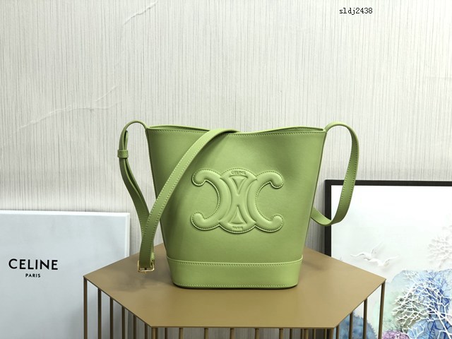 Celine專櫃2023s春夏新品CUIR TRIOMPHE小號繡花光滑牛皮水桶包 賽琳百搭斜挎肩背女包 sldj2438