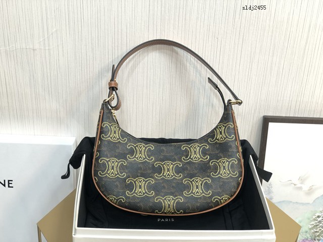 Celine專櫃2022新顏色TRIOMPHE AVA標誌印花心形刺繡腋下包 賽琳520限定系列腋下包 sldj2455