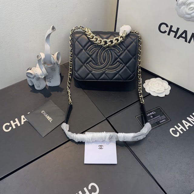 Chanel女包 AS1514 Chanel2020年新款包 鉚釘香香Logo Chanel鏈條單肩斜挎小號包  djc3993
