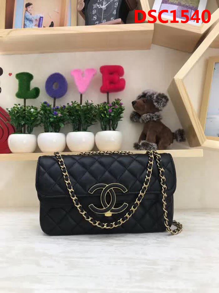 香奈兒CHANEL 57275 2018最新款小牛皮鏈條挎包 法國進口小羊皮配金色五金 DSC1540