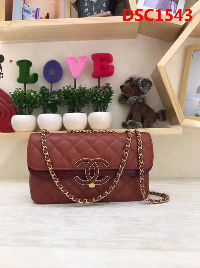香奈兒CHANEL 57275 2018最新款小牛皮鏈條挎包 法國進口小羊皮配金色五金 DSC1543