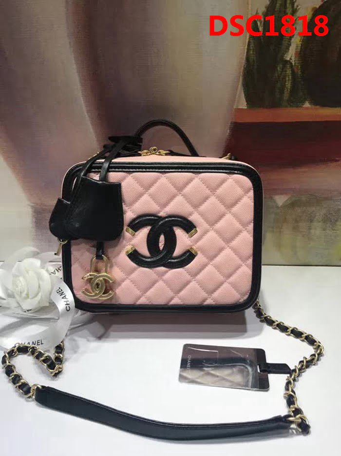 香奈兒CHANEL93342四方盒化妝包 2018新品魚子醬牛皮包 DSC1818