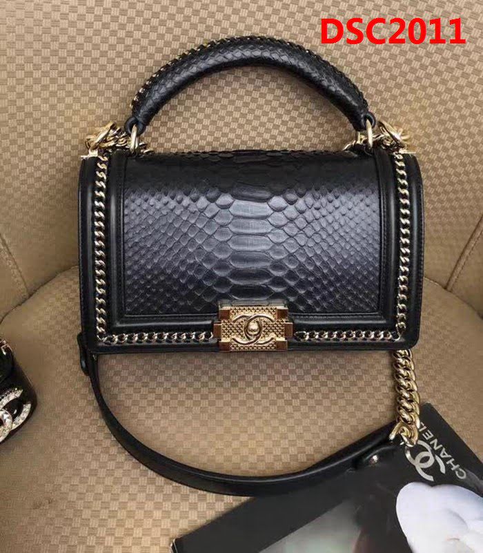 香奈兒CHANEL A94804新款leboy蟒蛇皮金屬邊手提斜挎單肩包黑色 DSC2011