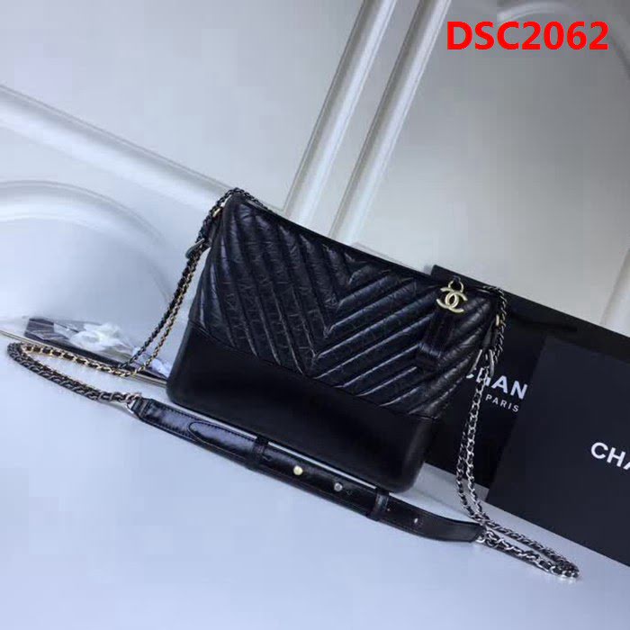 香奈兒CHANEL2018年新款V格 Chanel Gabrielle 全黑色鏈條流浪包 DSC2062