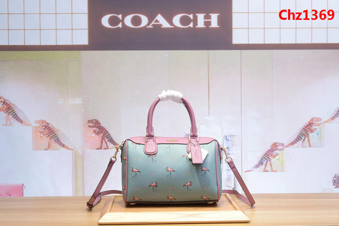 COACH蔻馳 29557新款鯊魚 火烈鳥波士頓系列 枕頭包 手提斜挎包  Chz1369