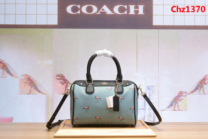 COACH蔻馳 29557新款鯊魚 火烈鳥波士頓系列 枕頭包 手提斜挎包  Chz1370