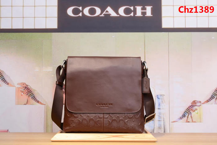 COACH蔻馳 經典男士斜挎包 70120 磁扣翻蓋開合 商務休閒包  Chz1389