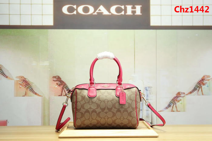 COACH蔻馳 平紋牛皮 原級別 36702 PVC配皮 新款波士頓 手提斜挎單肩  Chz1442