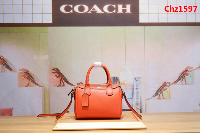 COACH蔻馳 專櫃2018新款 迷你mini波士頓枕頭包 青島代工品質 原版YKK拉鏈 246272  Chz1597