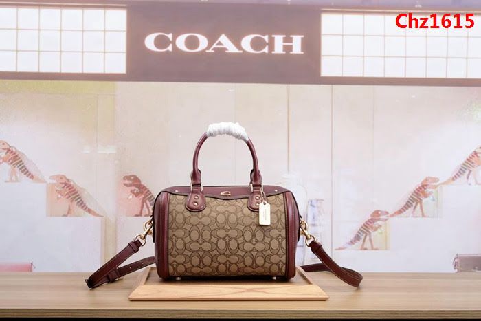 COACH蔻馳 最新款 coachF38112女包 C字復古LOGO 小號波士頓 小號斜跨枕頭包  Chz1615