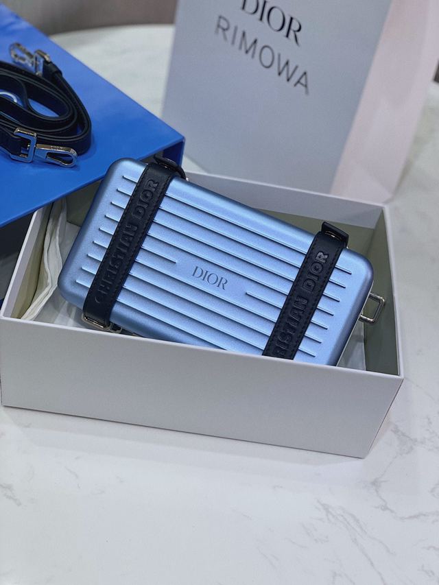 Dior包 迪奧 Dior X RIMOWA膠囊合作系列 磨砂質感的鋁制外殼 Dior高端小箱挎包  Dyd1441