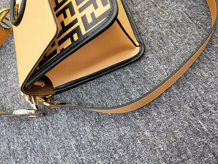 FENDI芬迪 新款 KAN I手袋 經典雙F圖案 可斜背或手拿  fd1051