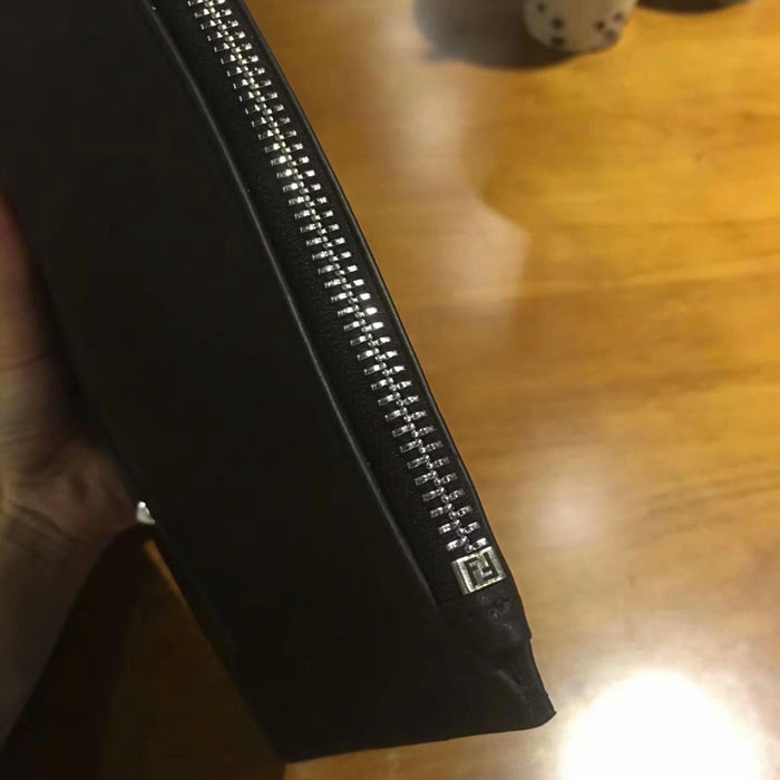 FENDI芬迪 原版牛皮 小怪獸手包 上手潮爆  fd1055
