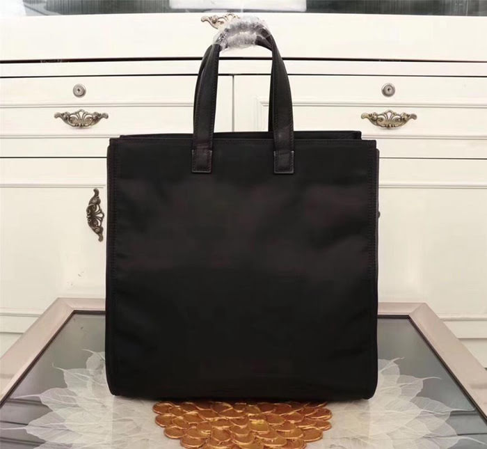 FENDI芬迪 Bag Bugs系列 男女通用款 時尚大手提袋  fd1060