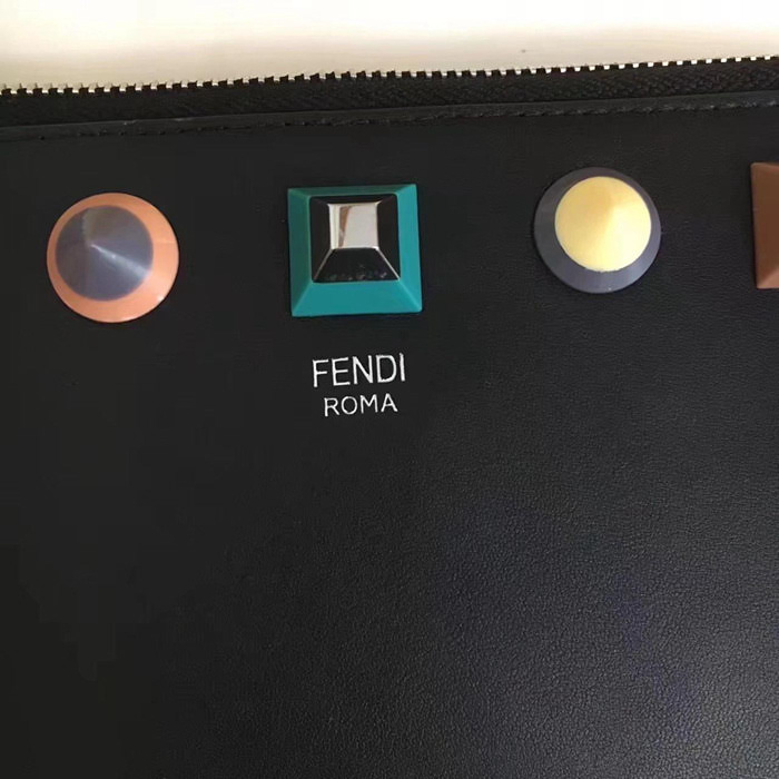 FENDI芬迪 小怪獸 時尚手拿包  fd1065