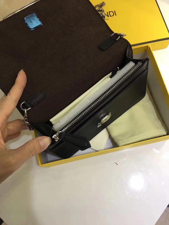 FENDI芬迪 專櫃最新款 裏外頭層牛皮 鏈條單肩斜跨小包  fd1073