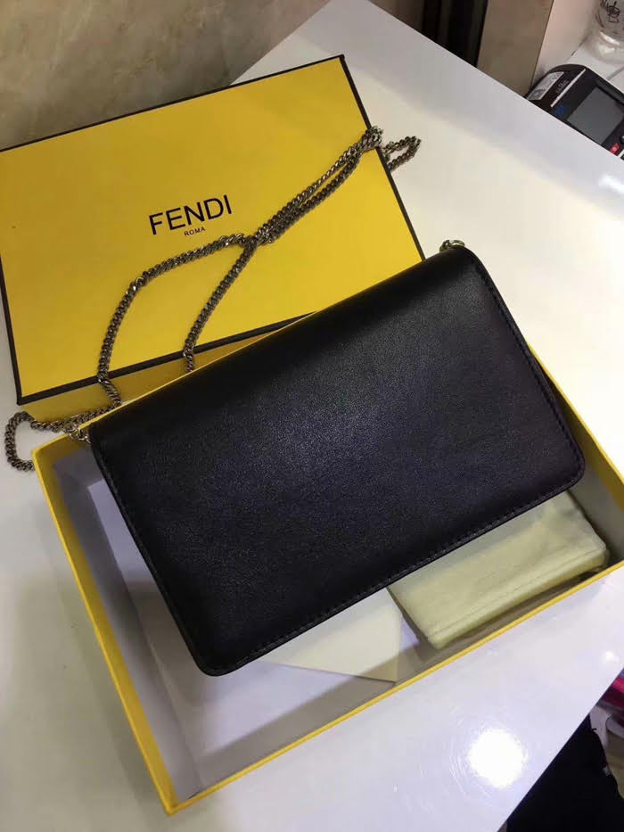 FENDI芬迪 專櫃最新款 裏外頭層牛皮 鏈條單肩斜跨小包  fd1081
