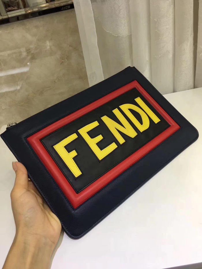 FENDI芬迪 小怪獸 手拿包  fd1085
