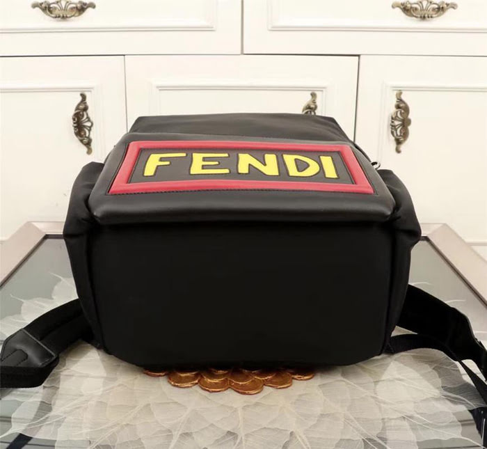 FENDI芬迪 王俊凱同款 2018新款 FendiVocabulary背包   fd1103