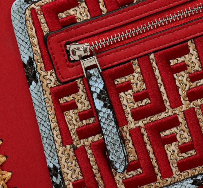 FENDI芬迪 靈魂設計 RUNAWAY小號款 刺繡字母 手提袋 可手提肩背  fd1107