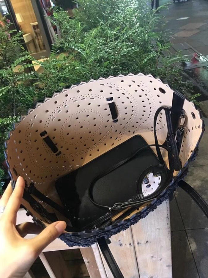 FENDI芬迪 alaia阿萊亞 法國著名品牌同款 鏤空撞色 休閒購物袋 度假首選款  fd1119